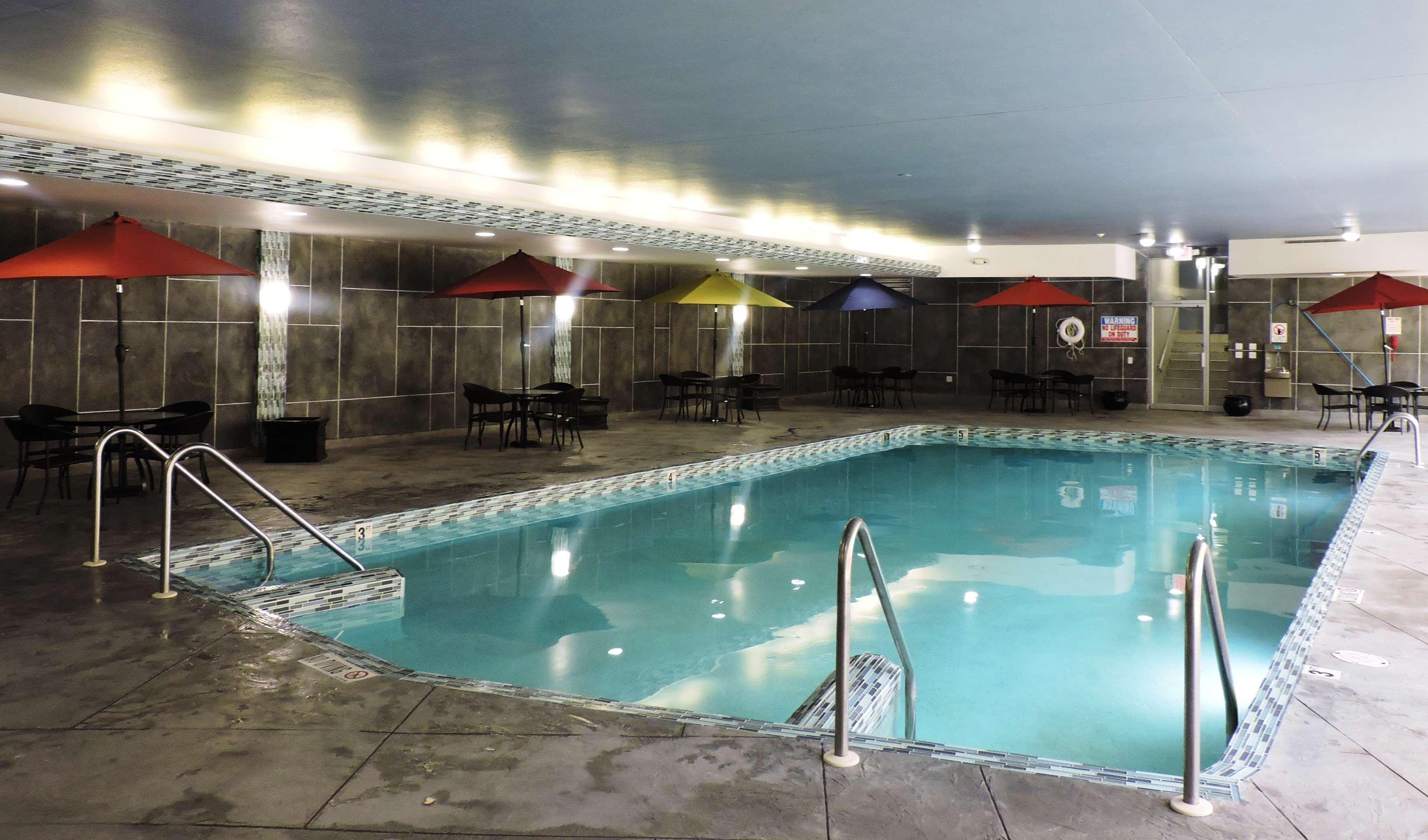 Best Western Plus Milwaukee West Ngoại thất bức ảnh