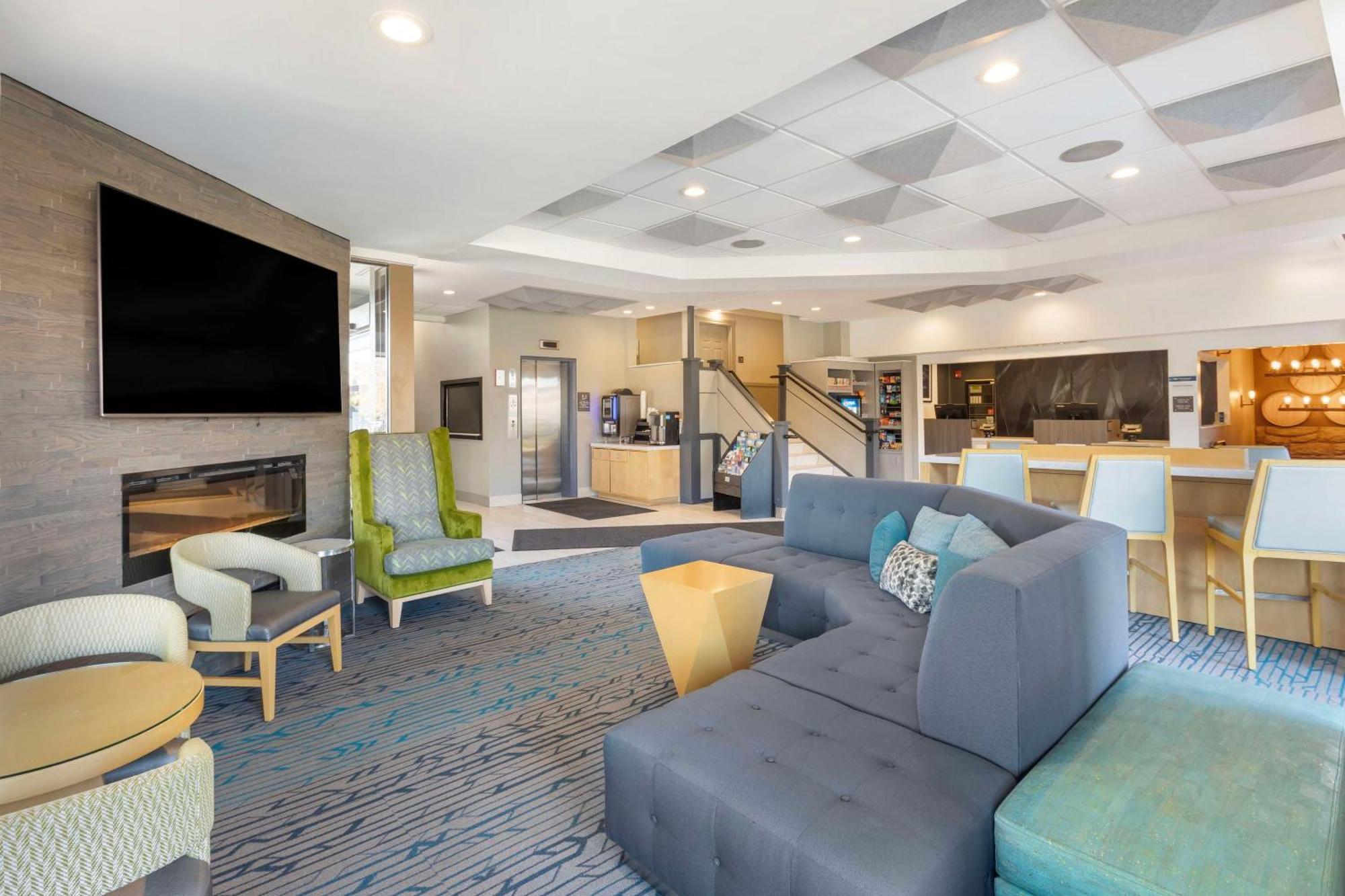 Best Western Plus Milwaukee West Ngoại thất bức ảnh