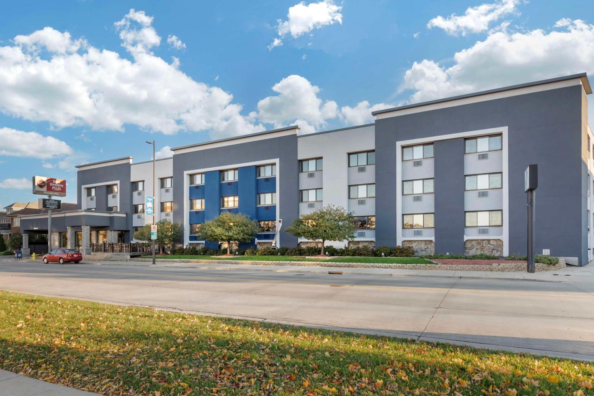 Best Western Plus Milwaukee West Ngoại thất bức ảnh