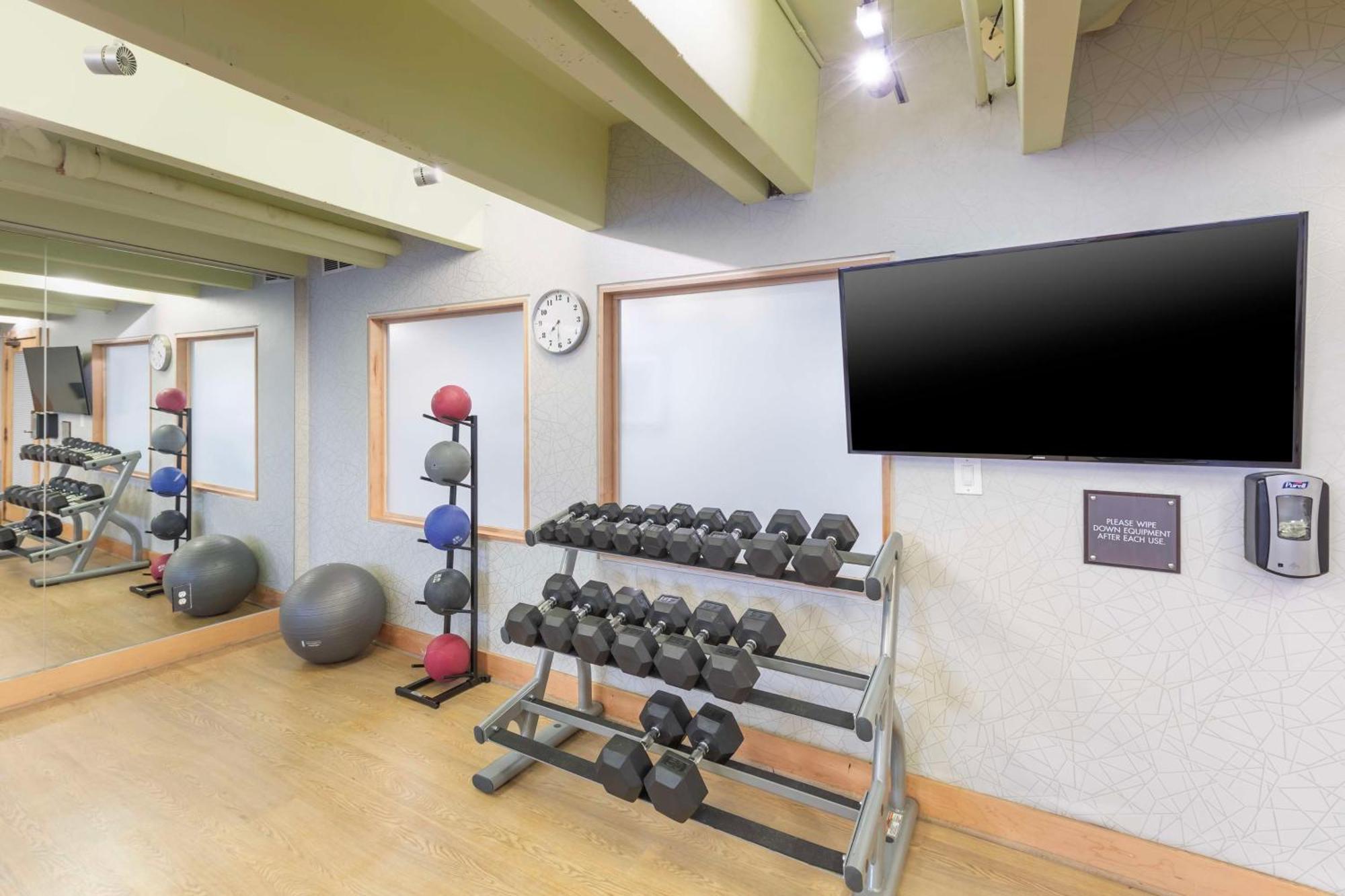 Best Western Plus Milwaukee West Ngoại thất bức ảnh