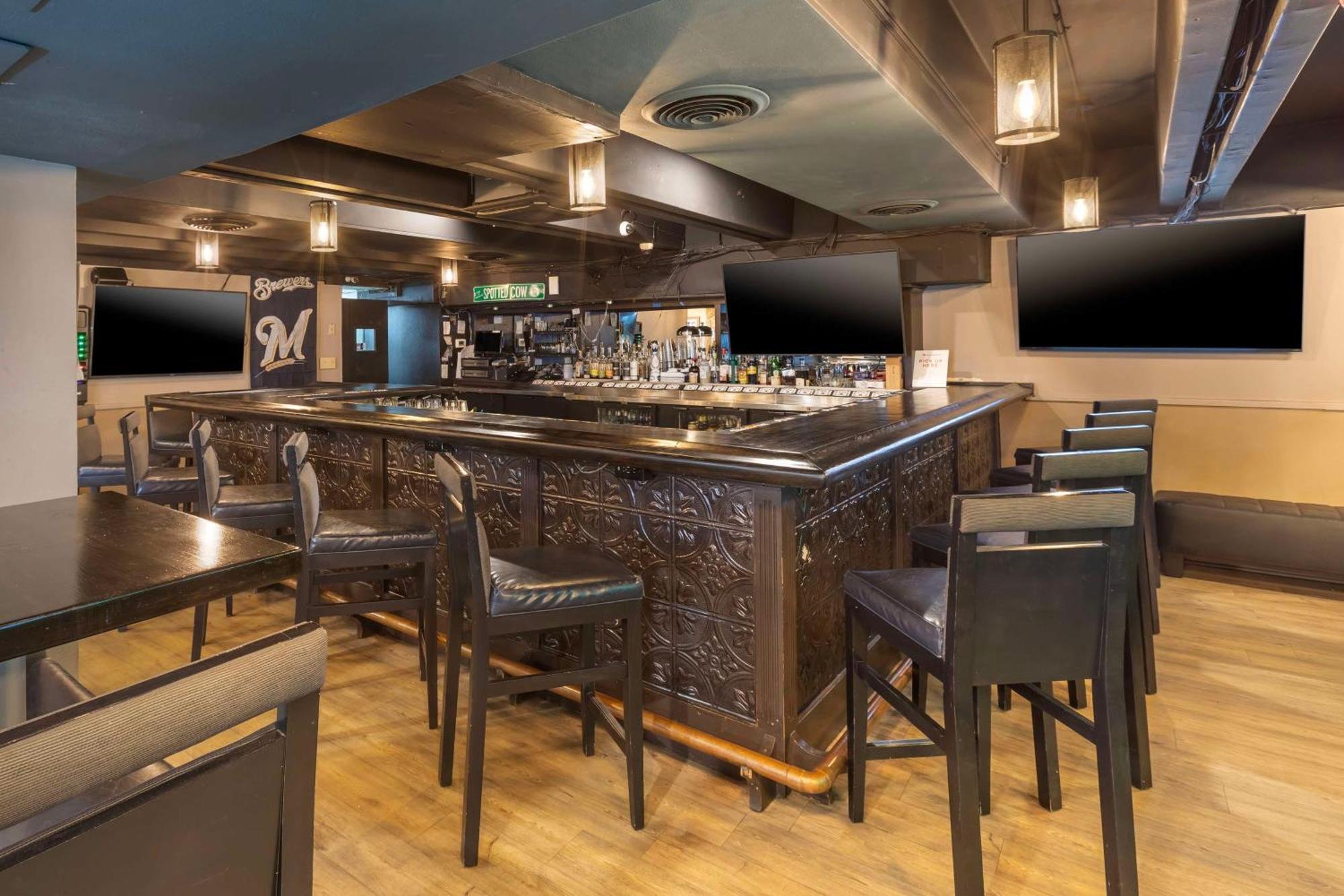 Best Western Plus Milwaukee West Ngoại thất bức ảnh