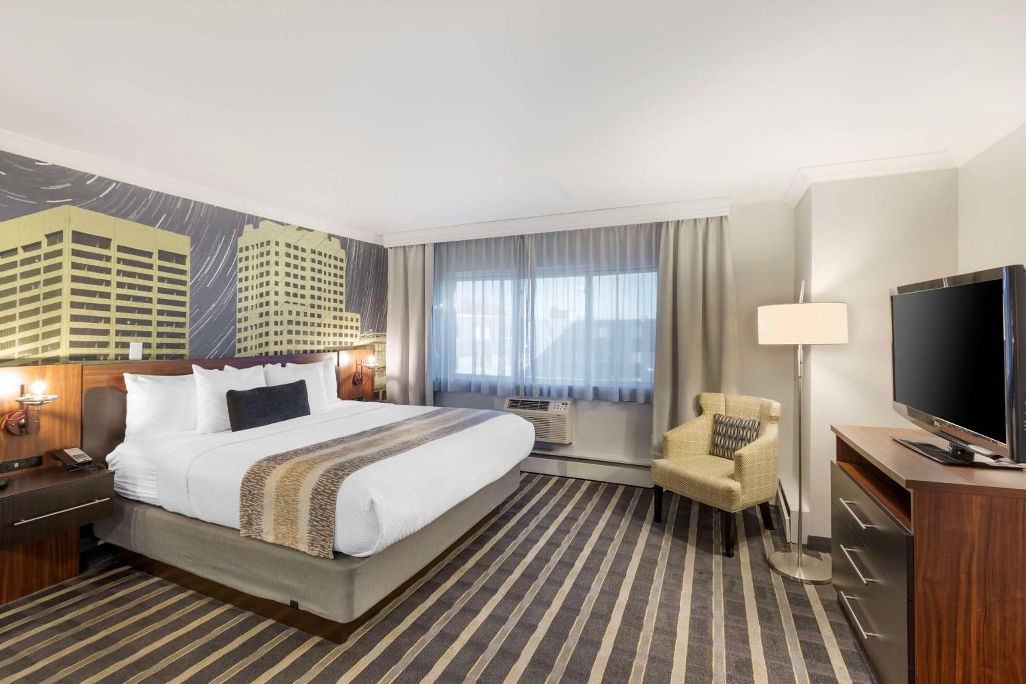 Best Western Plus Milwaukee West Ngoại thất bức ảnh