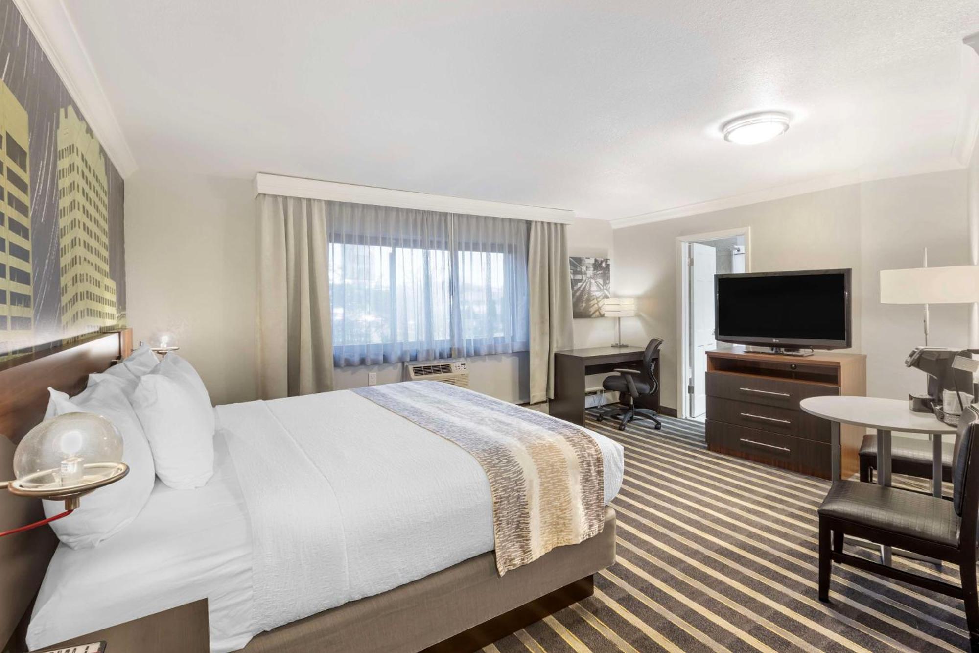 Best Western Plus Milwaukee West Ngoại thất bức ảnh
