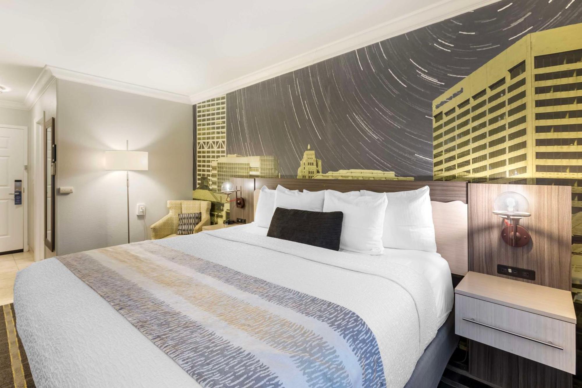 Best Western Plus Milwaukee West Ngoại thất bức ảnh