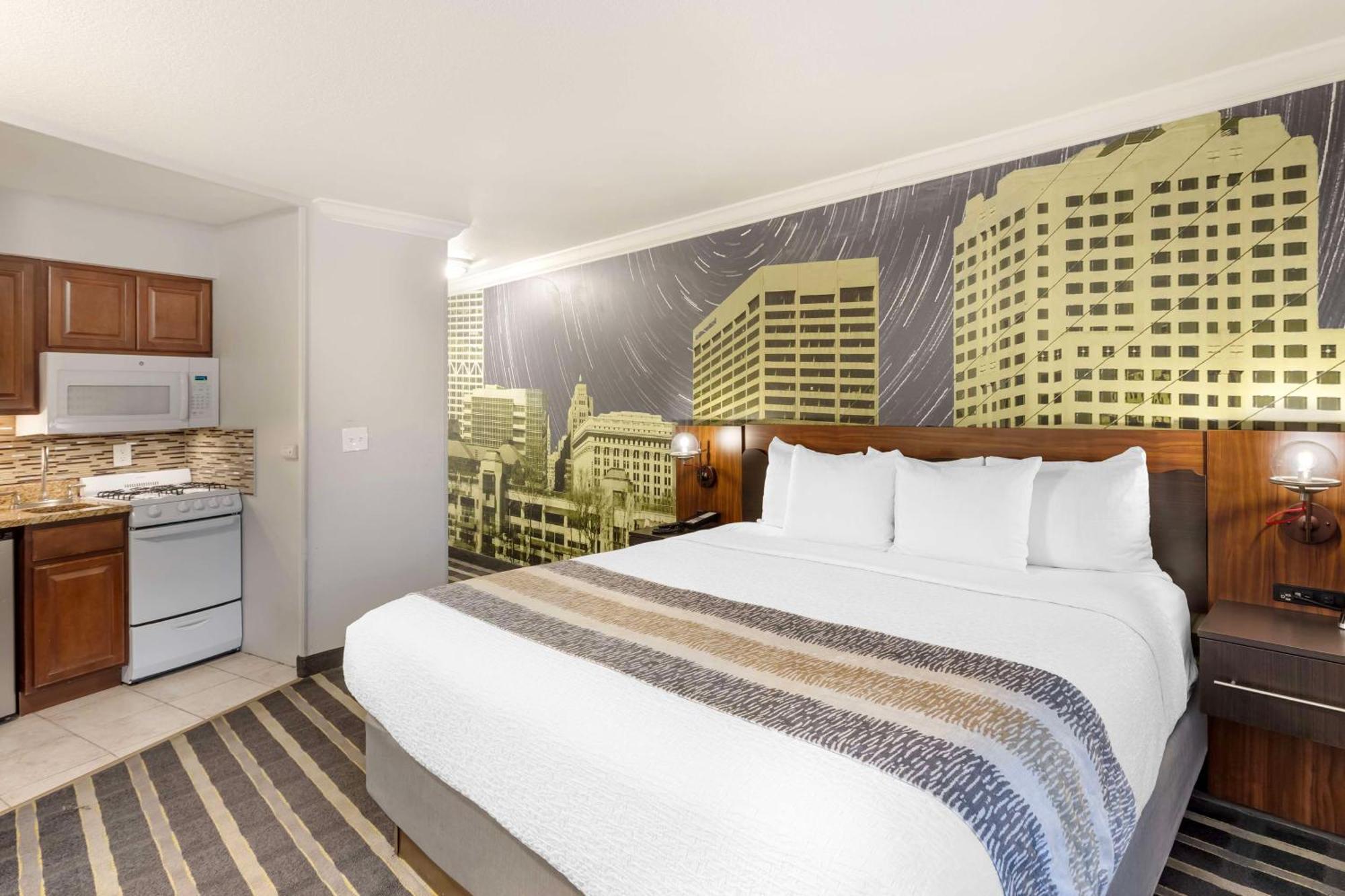 Best Western Plus Milwaukee West Ngoại thất bức ảnh
