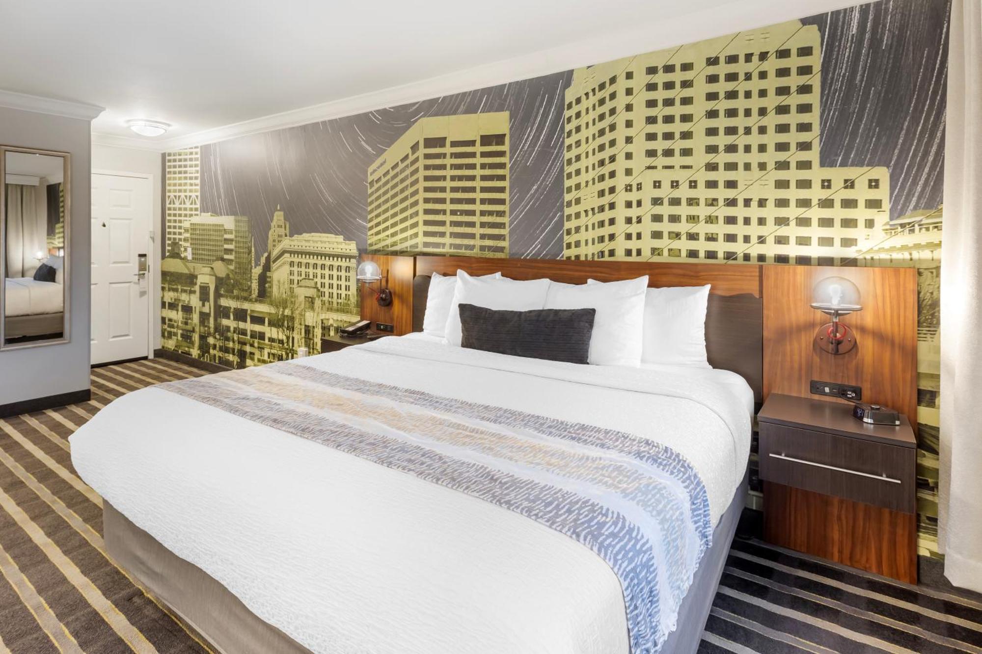 Best Western Plus Milwaukee West Ngoại thất bức ảnh
